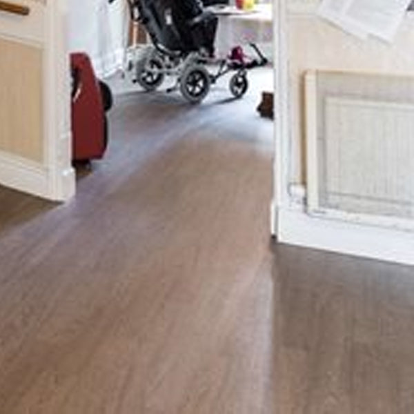 Altro Wood Adhesive–free Shaded Cherry 14dB Sound Reduction Safety Flooring Roll