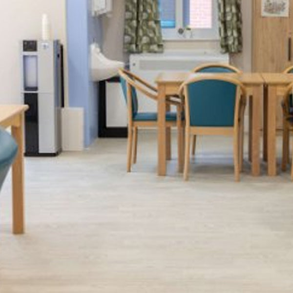 Altro Wood-effect Acoustic Manor Oak Slip-Resistant Vinyl Safety Flooring Roll