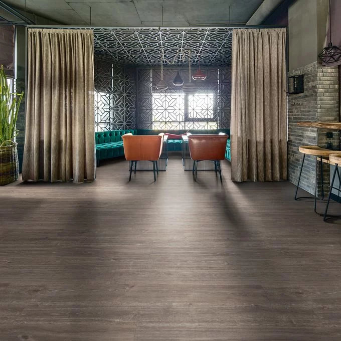 Silentflor PUR Smoked Oak Abrasion Resistant Safety Flooring Roll For Commercial Interiors