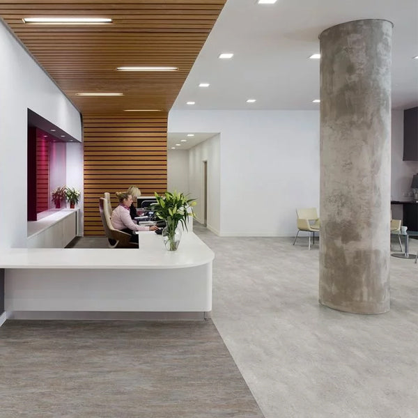 Silentflor PUR Toasted Oak Abrasion Resistant Safety Flooring Roll For Commercial Interiors