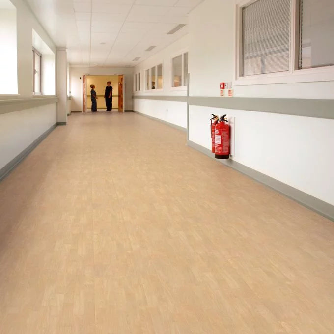 Polysafe Wood Fx PUR Classic Oak Sustainable Slip Resistant Safety Flooring Roll For Healthcare & Leisure Sectors